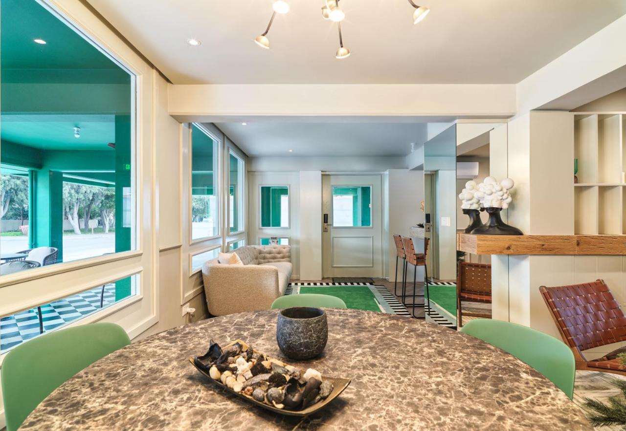Liv The City Suites Adults Only ลาร์นาคา ภายนอก รูปภาพ