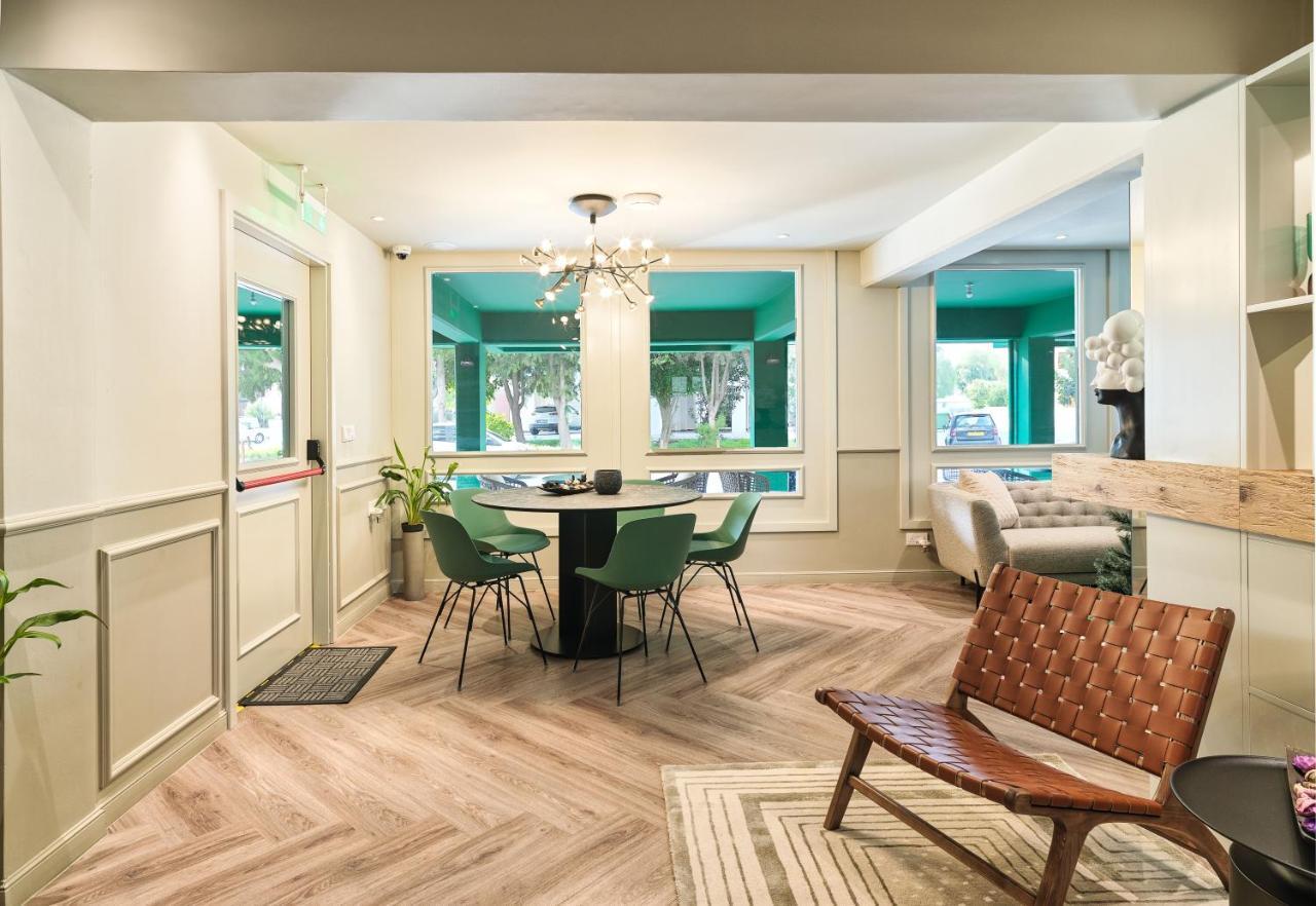 Liv The City Suites Adults Only ลาร์นาคา ภายนอก รูปภาพ