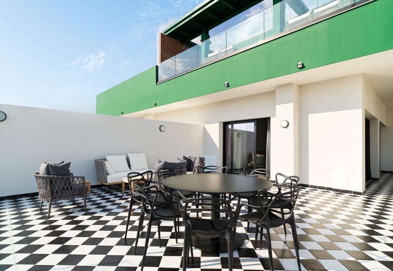 Liv The City Suites Adults Only ลาร์นาคา ภายนอก รูปภาพ