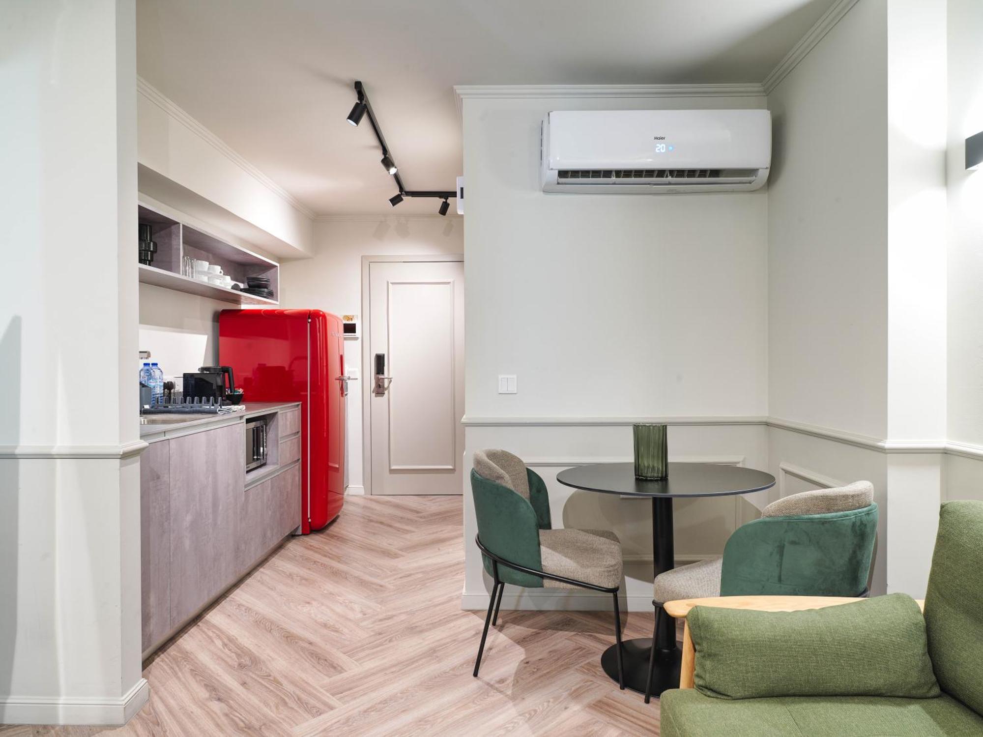Liv The City Suites Adults Only ลาร์นาคา ภายนอก รูปภาพ