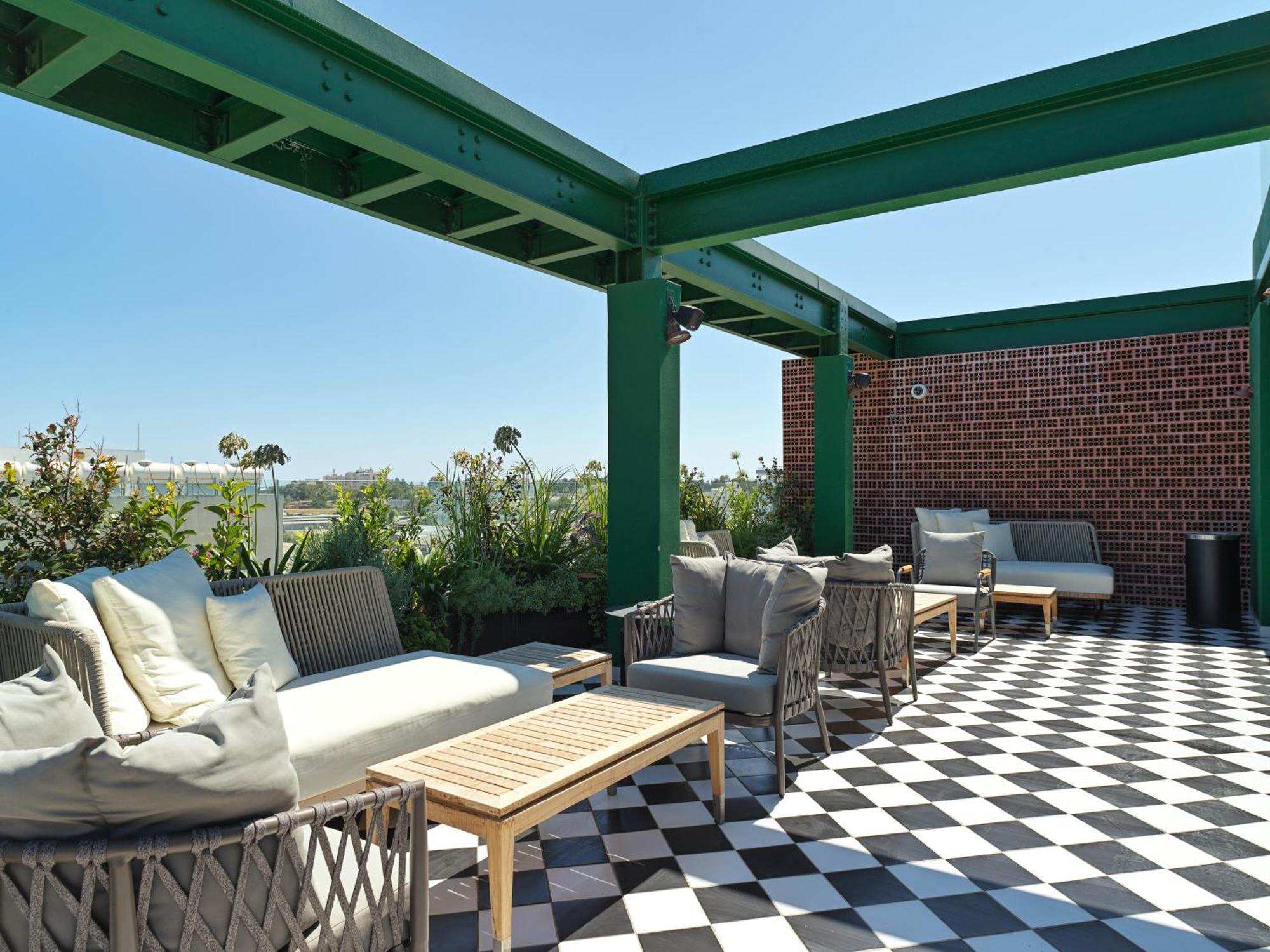 Liv The City Suites Adults Only ลาร์นาคา ภายนอก รูปภาพ