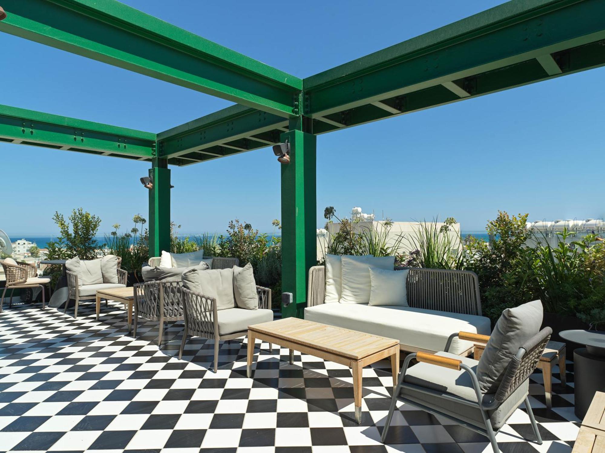 Liv The City Suites Adults Only ลาร์นาคา ภายนอก รูปภาพ